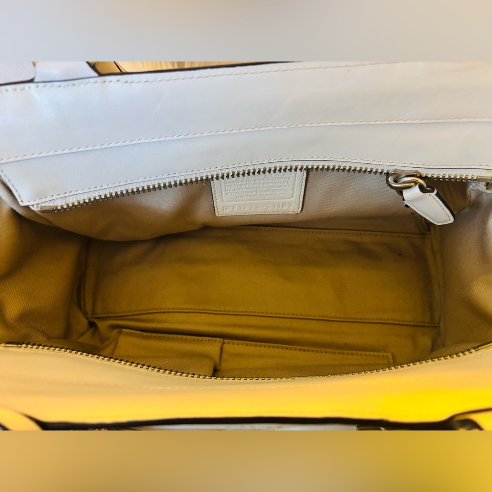 Coach Y2K Archive Double Kiss Lock Off/Winter White Leather Satchel 21167 - Picture 4 of 13